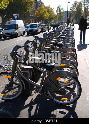 La liberté d'une carte Vélib' des vélos à l'Hôtel de Ville de Paris. Le programme est soutenu par la Mairie de Paris Banque D'Images