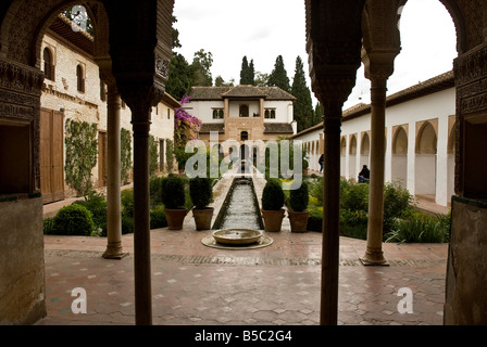 Le Patio de la Acequia, cour de la chaîne de l'eau, l'Alhambra, le Generalife Banque D'Images