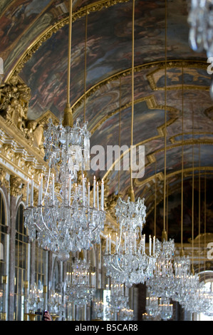 Lustres en galerie des glaces, Versailles Banque D'Images