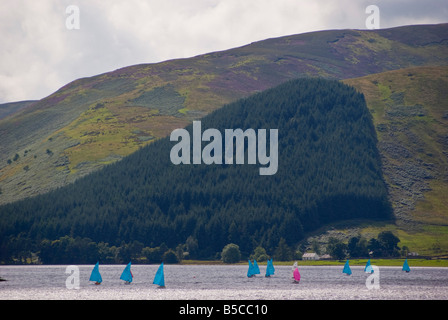 Dériveurs yachts sur St Mary's Loch Scottish Borders UK Banque D'Images