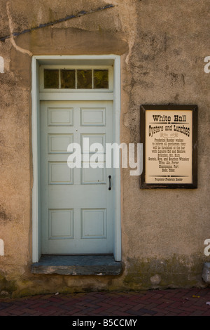 La salle blanche Tavern est une reconstitution d'une taverne du 19e siècle à Harpers Ferry, West Virginia. Banque D'Images