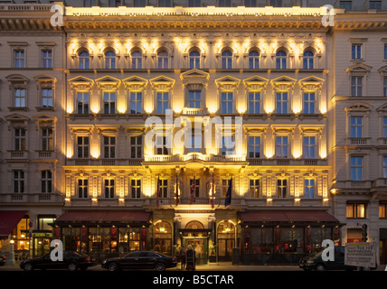 L'hôtel Sacher vienne au crépuscule Banque D'Images