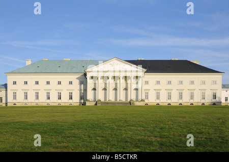 Façade occidentale de l'empire au château de Kačina près de Kutná Hora, République tchèque. Banque D'Images