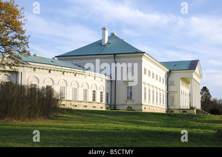 Façade occidentale de l'empire au château de Kačina près de Kutná Hora, République tchèque. Banque D'Images