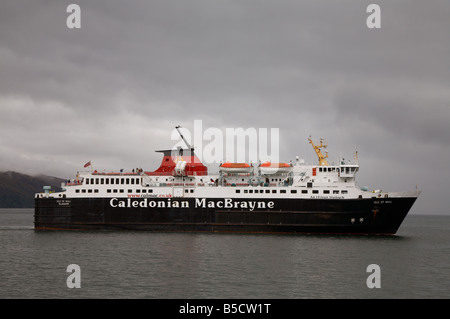 Caledonian MacBrayne CalMac roll on roll off voiture roro passenger ferry l'île de Mull An t-Eilean Muileach dans le Sound of Mull Banque D'Images