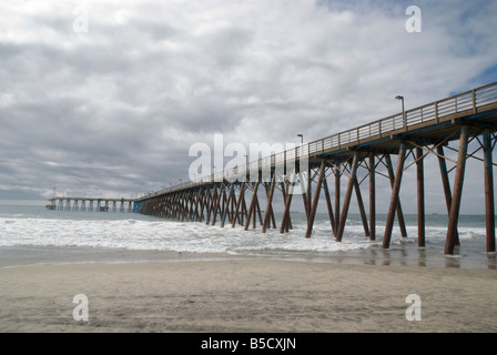 Jetée dans l'océan pacifique Rosarito Beach Baja California au Mexique Banque D'Images