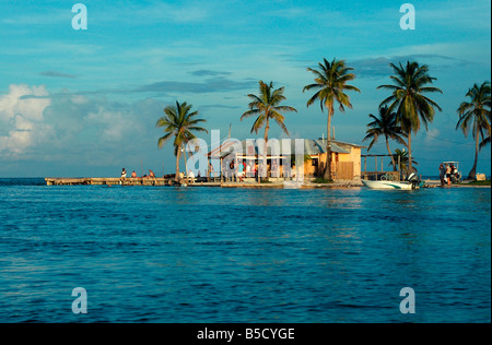 La barre de fractionnement (Lazy Lizard), Caye Caulker, Belize Banque D'Images