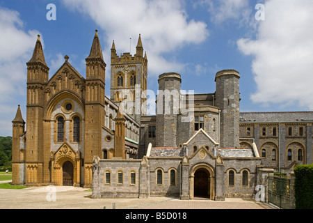 Église de l'abbaye de Buckfast monastère cistercien médiéval reconstruit 12ème siècle 1882 1932 Par ordre des Bénédictins Devon GO UK Banque D'Images