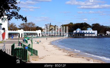 Rye Playland, Boardwalk Park et plage, Rye, New York. Scène d'arcade dans le film 'big' a été tourné ici. Banque D'Images