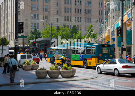 Bus électrique utilisé pour les transports en commun dans le centre de Seattle, Washington, USA Banque D'Images