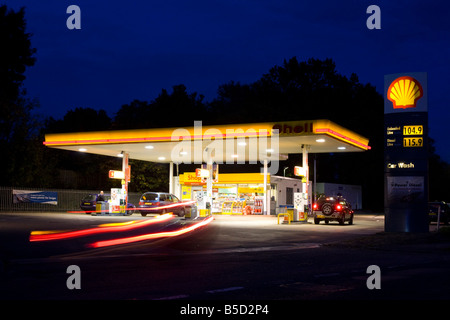 Station service Shell Hemel Hempstead Hertfordshire UK Banque D'Images