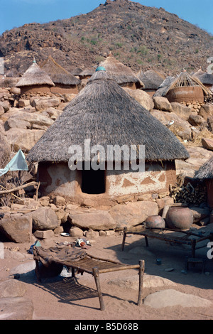 Maison de Nuba, arides village près de Talodi, Soudan, Afrique Banque D'Images