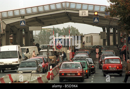 Passage de la frontière germano-polonaise à Francfort sur l'Oder, Allemagne Banque D'Images