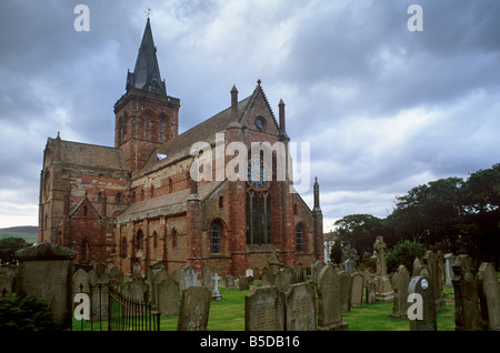 La Cathédrale Saint magnus, construit en pierres de taille, et l'un des mieux conservé dans ScotlandKirkwall, Mainland, îles Orcades, Ecosse Banque D'Images