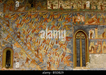 L'échelle des vertus des fresques sur le mur nord de la Bucovine du Sud du monastère peint Sucevita Roumanie du nord Banque D'Images