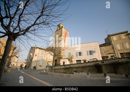 Grignan chateau. rouge Sévigné quail stylo. Ciel bleu 81106 Horizontal Grignan Banque D'Images