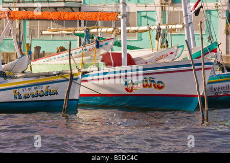 BELIZE CITY Belize Belize Pêche bateaux amarrés dans le port à l'embouchure du Haulover Creek Banque D'Images