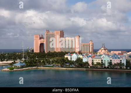 Atlantis Resort and Casino, à partir de pont à Paradise Island Banque D'Images