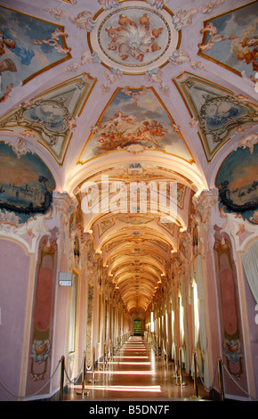 Les plus Jesi bâtiment flamboyant est Palazzo Pianetti les longues galeries sont un grand spectacle avec de magnifiques plafonds en stuc de Banque D'Images