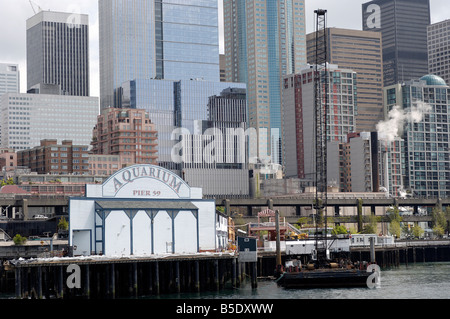 Front de mer et port, Elliott Bay, Seattle, Washington State, USA, Amérique du Nord Banque D'Images