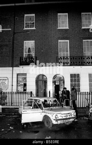 De l'IRA. La campagne de bombardement de Londres Londres : Explosion à la voiture piégée dans la rue Kendall Février 1976 Banque D'Images