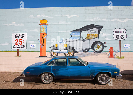 Fresque peinte par freinage sur Atelier de réparation automobile, Holbrook Ville, Route 66, Arizona, USA, Amérique du Nord Banque D'Images