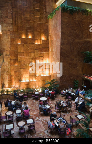 À l'intérieur de restaurant à Trump Towers, Manhattan, New York, New York State, USA, Amérique du Nord Banque D'Images