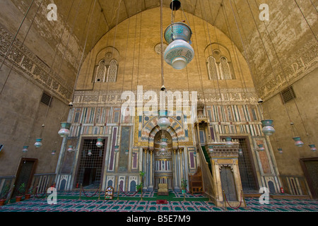 À l'intérieur de la Mosquée Sultan Hassan au Caire Islamique Égypte Banque D'Images