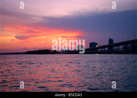 Coucher du soleil près de Miami (Floride) États-Unis d'Amérique Amérique du Nord Banque D'Images