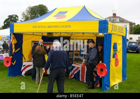 Le Royal British Legion Poppy Stall Godstone summer fete du Jour du Souvenir de Surrey Banque D'Images