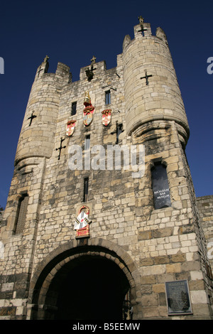 Ville de York, en Angleterre. Micklegate Bar est l'un des quatre principaux points d'entrée médiévale de la ville historique de York. Banque D'Images