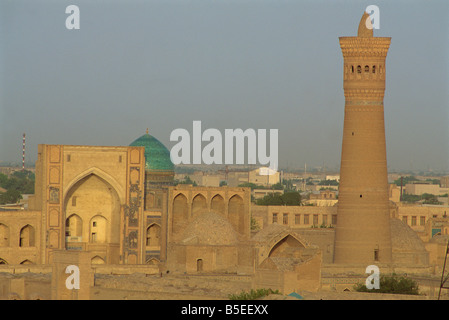 Vue de la tour de château d'eau Kalyan, Boukhara, Ouzbékistan, l'Asie centrale Banque D'Images