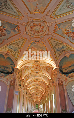 Les plus Jesi bâtiment flamboyant est Palazzo Pianetti les longues galeries sont un grand spectacle avec de magnifiques plafonds en stuc de Banque D'Images