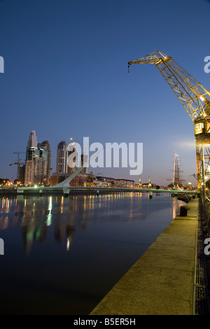 Illumintated grues de nuit dock Banque D'Images