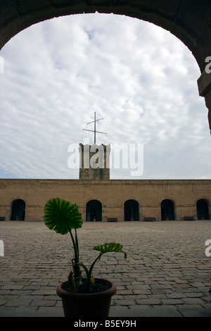 Entrée de la cour pour le Castell de Montjuïc, Barcelone, Espagne Banque D'Images