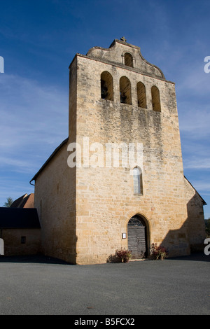 Mur clocher de Fanlac Dordogne France. 87184 Clocher Mur vertical Fanlac Banque D'Images