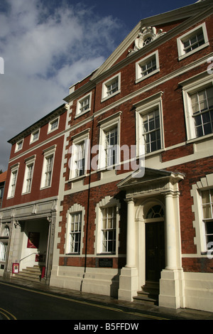 Ville de York, en Angleterre. Entrée de la John Carr conçu Fairfax House qui est un York Civic Trust restauré de style géorgien. Banque D'Images