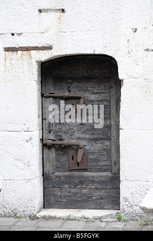 Prigioni Nuove. Porte de prison dans la nouvelle prison de la cour intérieure du palais des Doges (via le Pont des Soupirs), Venise, Italie. Banque D'Images