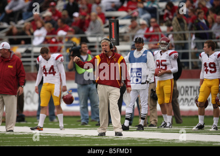 Cal sud, entraîneur Pete Carroll, patrouilles l'écart au cours d'un jeu récent par rapport à la Washington State University. Banque D'Images