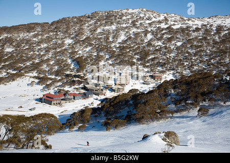 Chalet Hotel Kosciuszko et Charlotte Pass Ski Resort montagnes enneigées du New South Wales Australie Banque D'Images