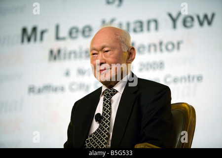 Singapores ancien premier ministre Lee Kuan Yew fournit la première Conférence internationale de l'énergie de Singapour durant la Semaine de l'énergie Banque D'Images