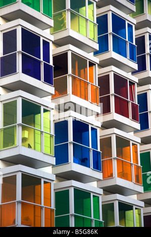 Verre de couleur fenêtres de l'hôtel Hesperia Bilbao dans le vieux quartier de la ville de Bilbao Pays Basque Espagne du nord Banque D'Images