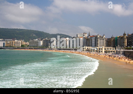 La Concha Bay dans la ville de Donostia San Sebastian Guipuzcoa Pays Basque nord de l'Espagne Banque D'Images