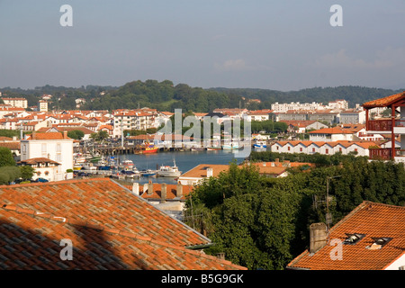 Commune de Saint Jean de Luz Pyrenees Atlantiques Pays Basque Sud Ouest France Banque D'Images