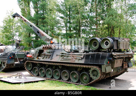 Un char Leopard 1A5 de l'armée belge en réparation. Banque D'Images