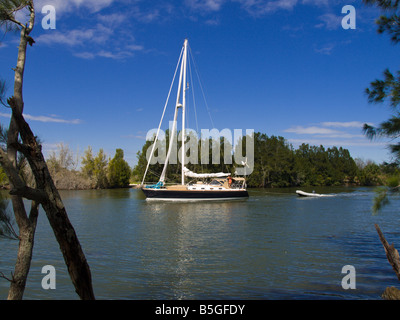 La location de l'ESPRIT DE LA CAROLINE DU NORD EN PASSANT PAR CANAL DE HALAGE SUR LA VOIE NAVIGABLE EN FLORIDE Banque D'Images