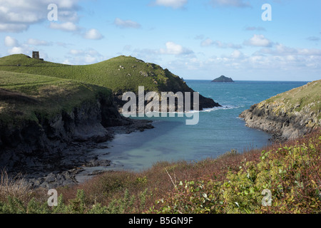 Quint Port North Cornwall England UK. Belle plage de rochers falaise d'admission Banque D'Images