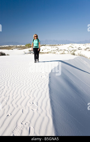 Randonnées à White Sands National Monument à New Mexico, USA Banque D'Images