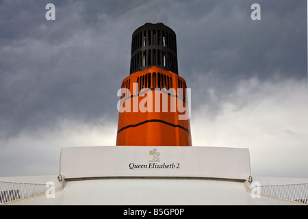 Vue de l'entonnoir à partir de la proue de la reine Elizabeth II sur la dernière traversée transatlantique vers l'ouest le 10 octobre 2008 Banque D'Images