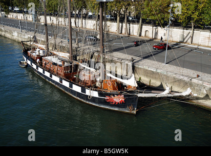 Paris, quai : voilier 'La Boudeuse' Banque D'Images